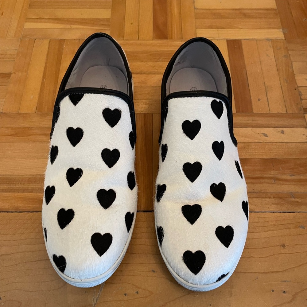 Essentiel Antwerp slip on sneakers in beige pony hair with heart design: Size 38
